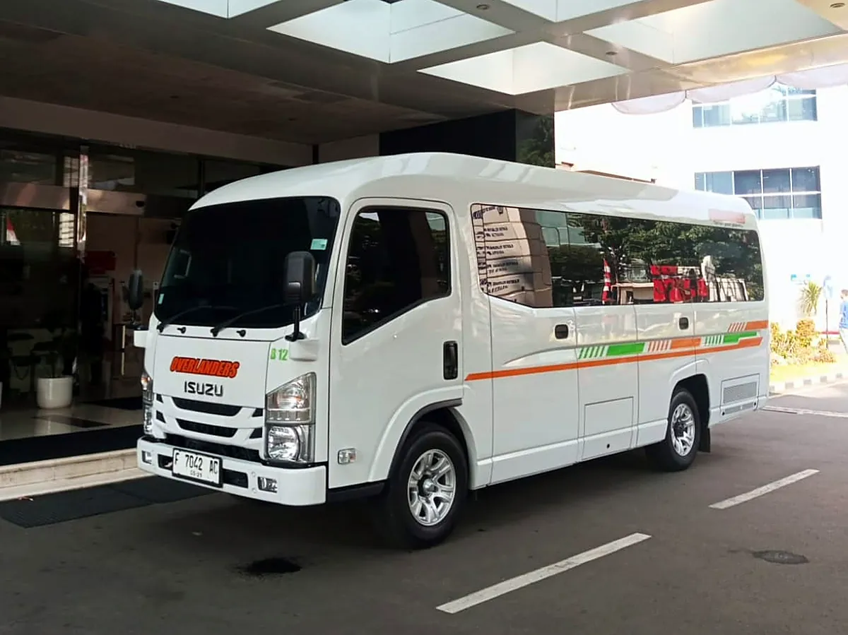 Long Elf Giga Overlanders tampak depan samping